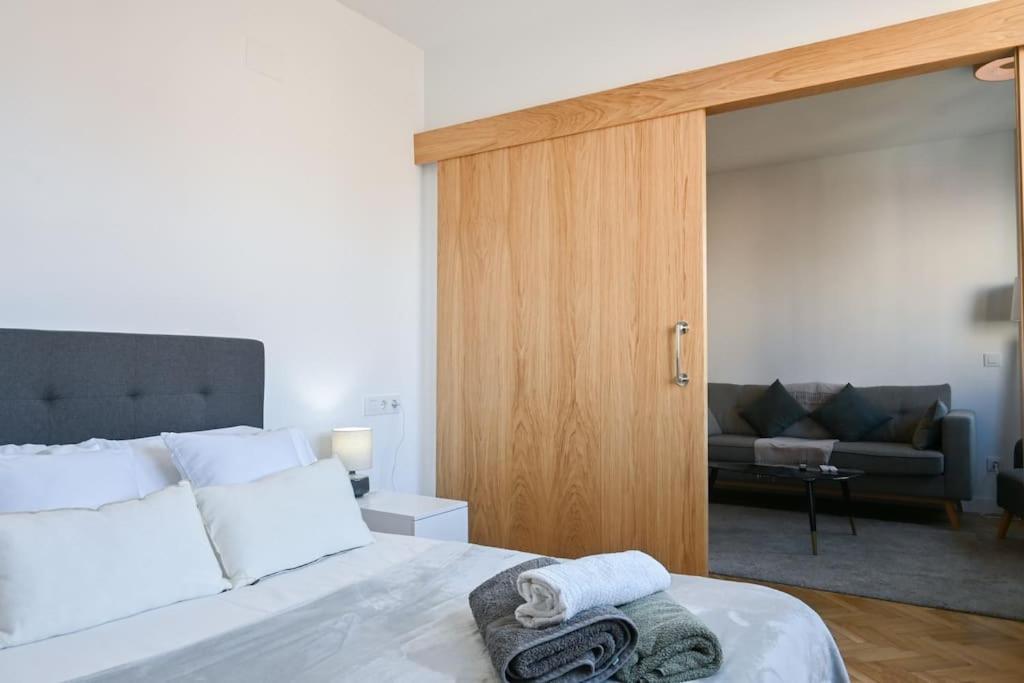 For You Rentals Apartamento Temporal Centrico De Dos Dormitorios Sil2 Madrid Luaran gambar