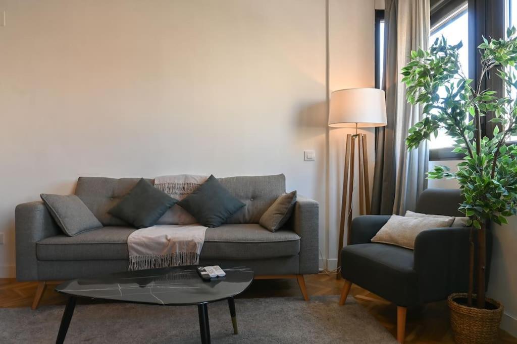 For You Rentals Apartamento Temporal Centrico De Dos Dormitorios Sil2 Madrid Luaran gambar